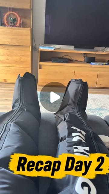 Raphael auf Instagram: "Recap Day 2
Knapp 27km und 32.500 Schritte später habe ich mein 2. Etappenziel erreicht.
Kurzer Fitnesscheck:
Beine okay, Füße top
Aber meine Schultern sind komplett zu. 🫠 das Gewicht vom Rucksack macht sich langsam bemerkbar.
Dafür gabs heute ne Massage, um die Blockade etwas zu lösen. Aber falls hier wer Tipps hat, gerne her damit!
Morgen geht’s dann mit Etappe 3 ca 21km weiter nach Bodenheim.
Meine Unterkunft gestern war zwar etwas älter gehalten, aber mit einem großen Weinberg direkt im Garten. Super schön!
Wir sehen uns nachher, Kessel muss brennen, wie Daniel Hernes immer sagt 💪🏽🔥
#ChasingRaffel
#800km
#RoadToBerlin
#Laufen
#Running"